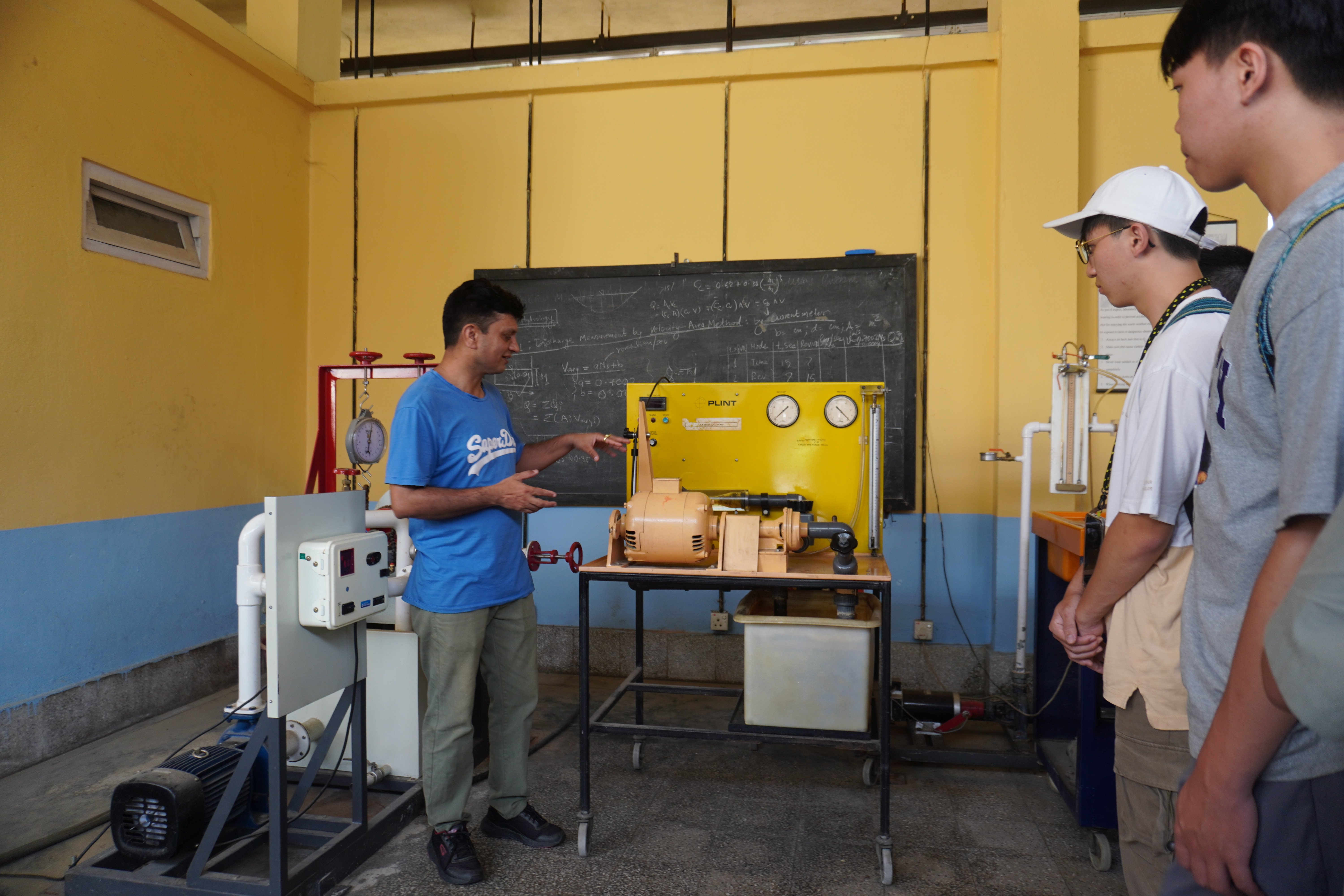 Taipei Tech students visited Tribhuvan University, where they learned about the Centrifugal Pump Test Rig.