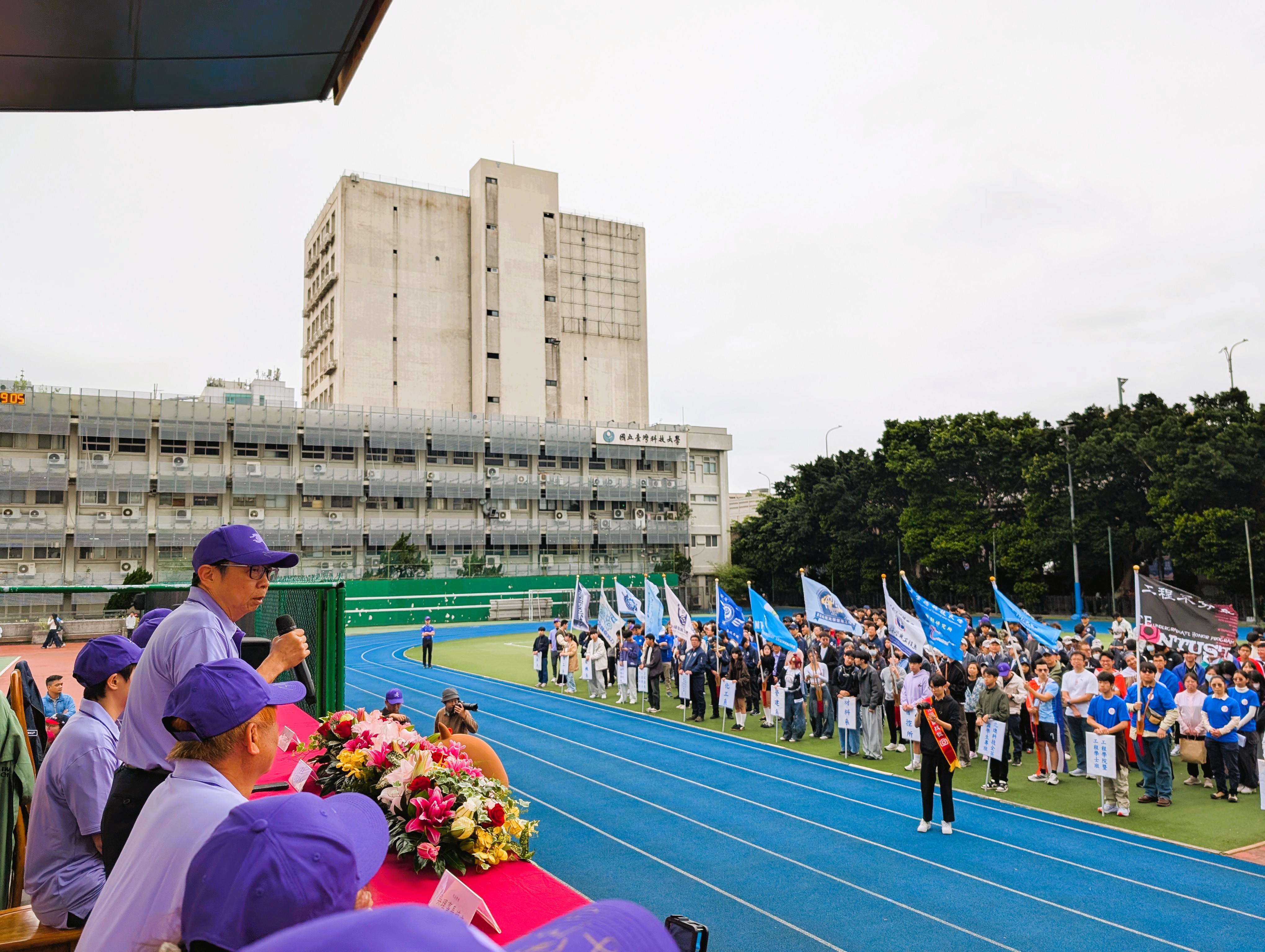 President Jia-Yush Yen expressed hope that students would embody the spirit of sportsmanship, take the opportunity to strengthen both body and mind, and face future challenges with renewed energy.