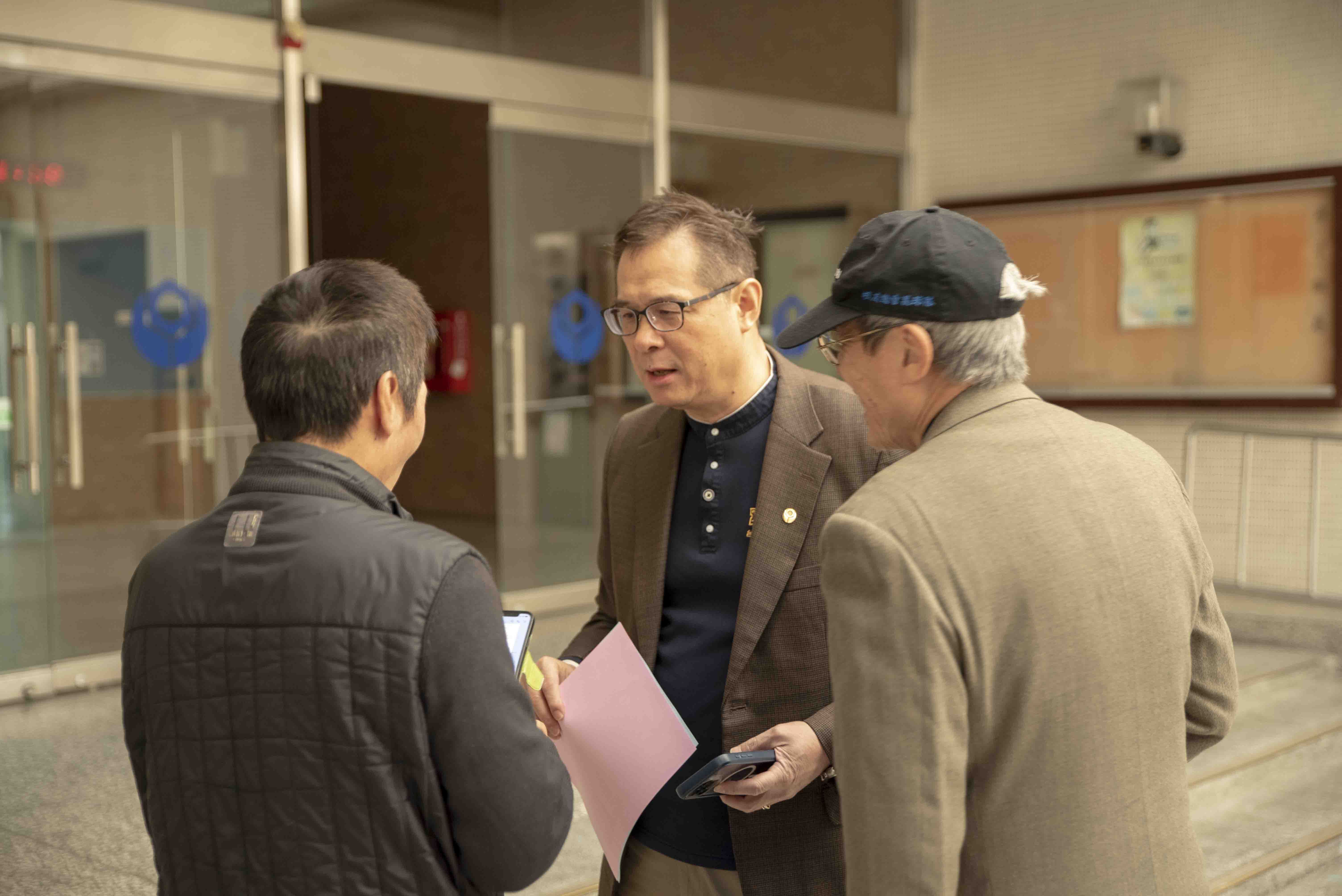 Alumni engaged in lively conversations at the event, sharing updates and experiences, strengthening their bonds and deepening their connections.