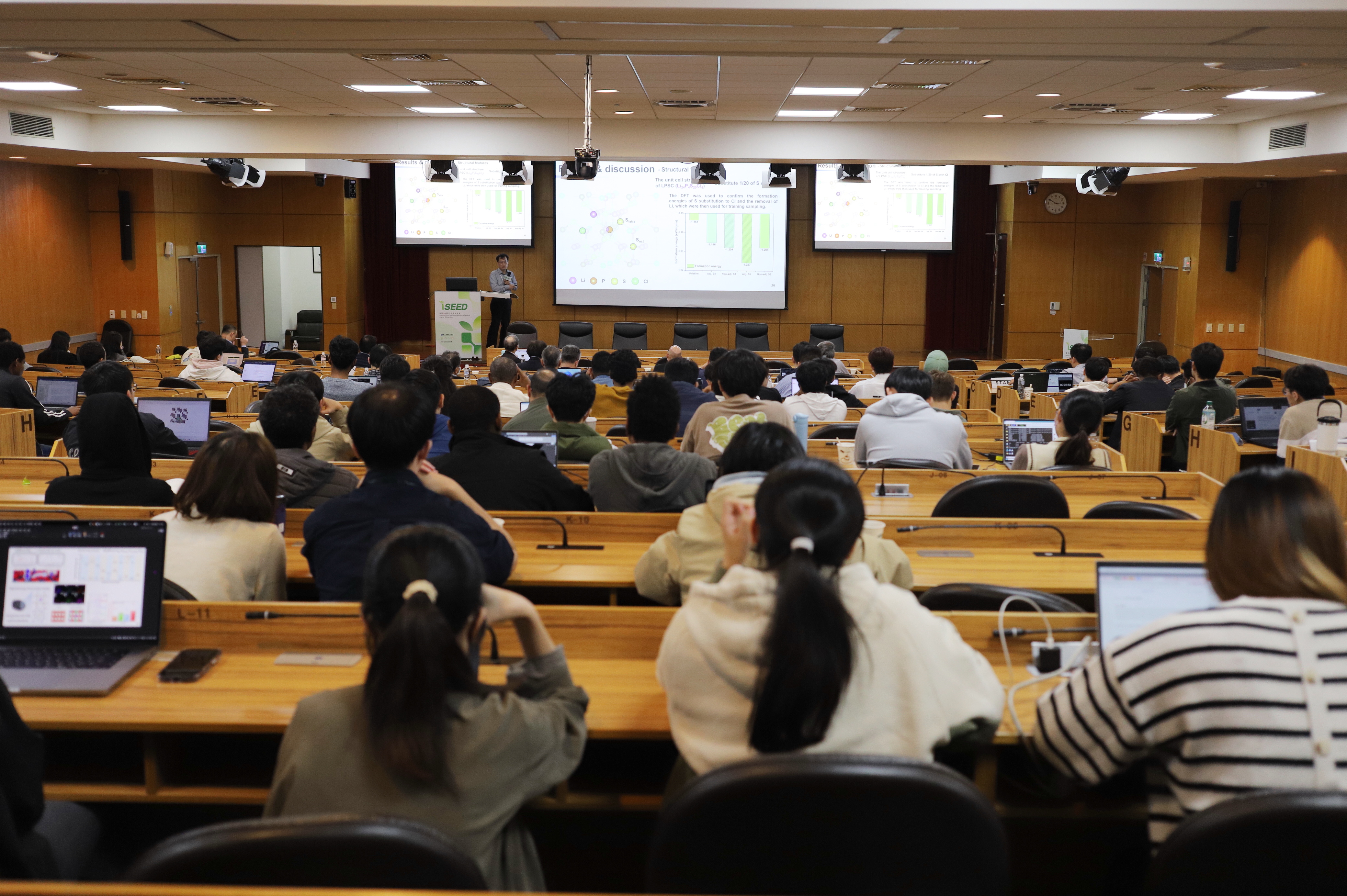 The International Sustainable Electrochemical Energy Discussion Forum, themed “Discussion on Challenges of Solid-State Batteries,” focused on materials innovation, electrolyte engineering, fabrication technologies, and industrialization challenges in solid-state batteries. The event attracted approximately 180 scholars from Taiwan and abroad in related fields.