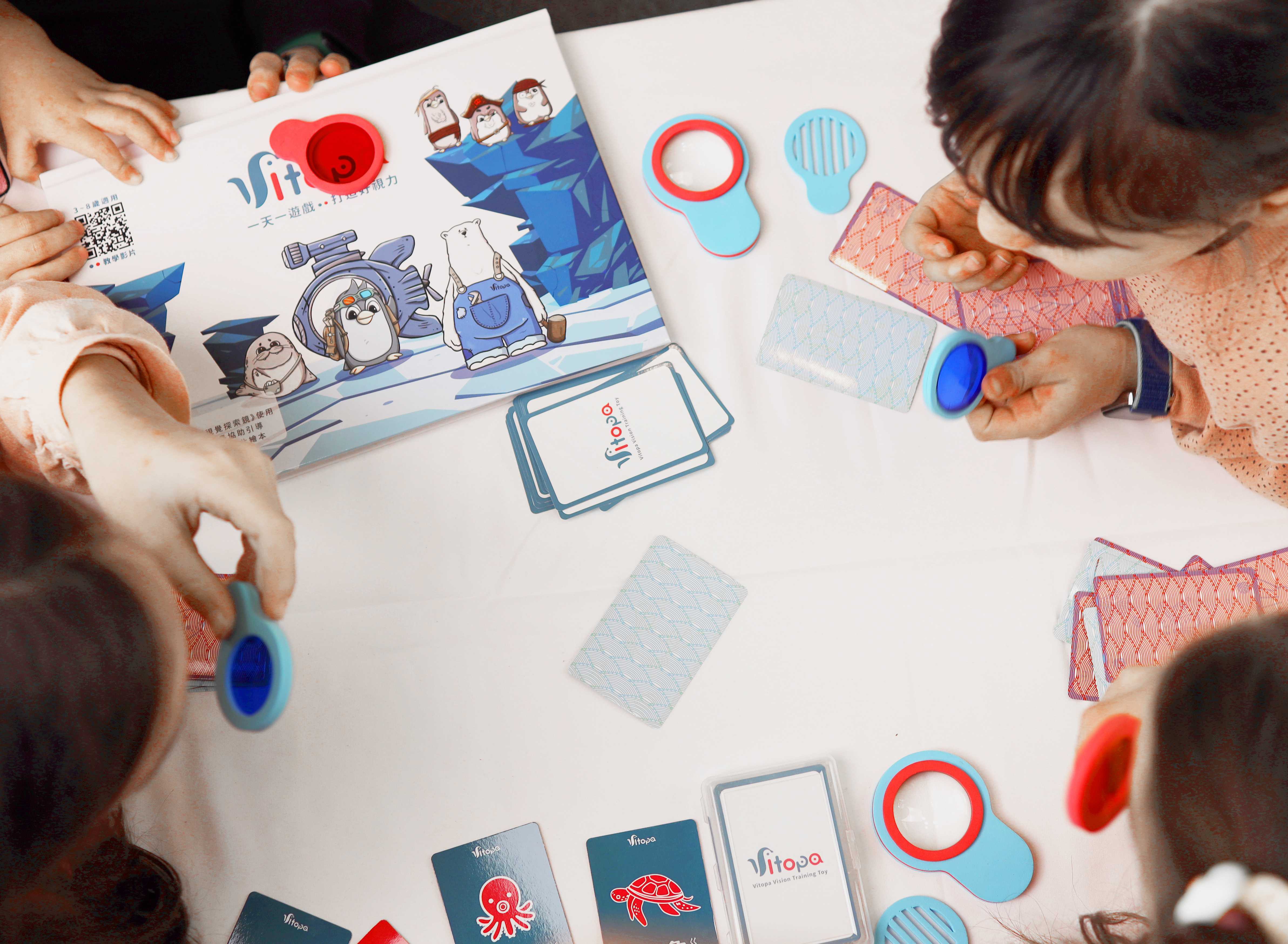 The product also includes ocean animal exploration cards and bilingual vocabulary cards, allowing children’s friends - and even parents - to join in. This way, kids can learn English and Chinese words while playing, adding both competitiveness and fun to the game.