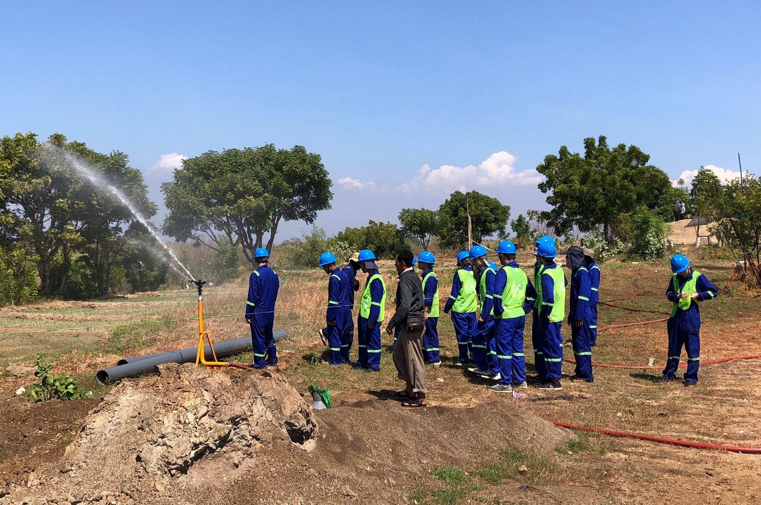 Taiwan Tech’s Program of Engineers in Action helped build an irrigation system in Situbondo, Indonesia, addressing local agricultural challenges such as insufficient rainfall. This initiative showcases the university’s commitment to global social responsibility and its impact on international communities.