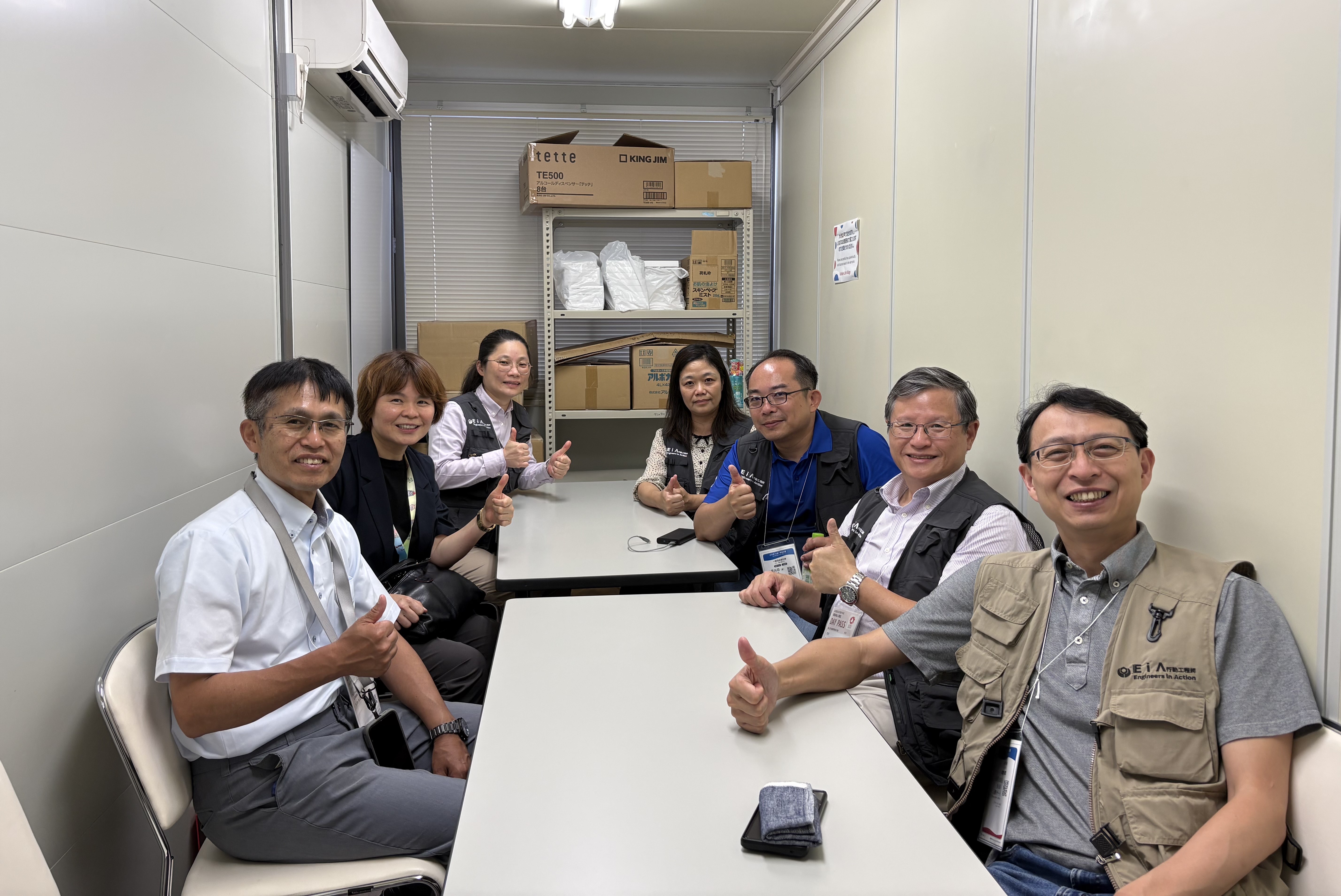 The Taiwan Tech Engineers in Action team and representatives of the Alumni Association met with Yu-Jou Lin, Vice Consul of the Taipei Economic and Cultural Office in Osaka (second from left), to discuss future opportunities for Taiwan–Japan collaboration and exchange.