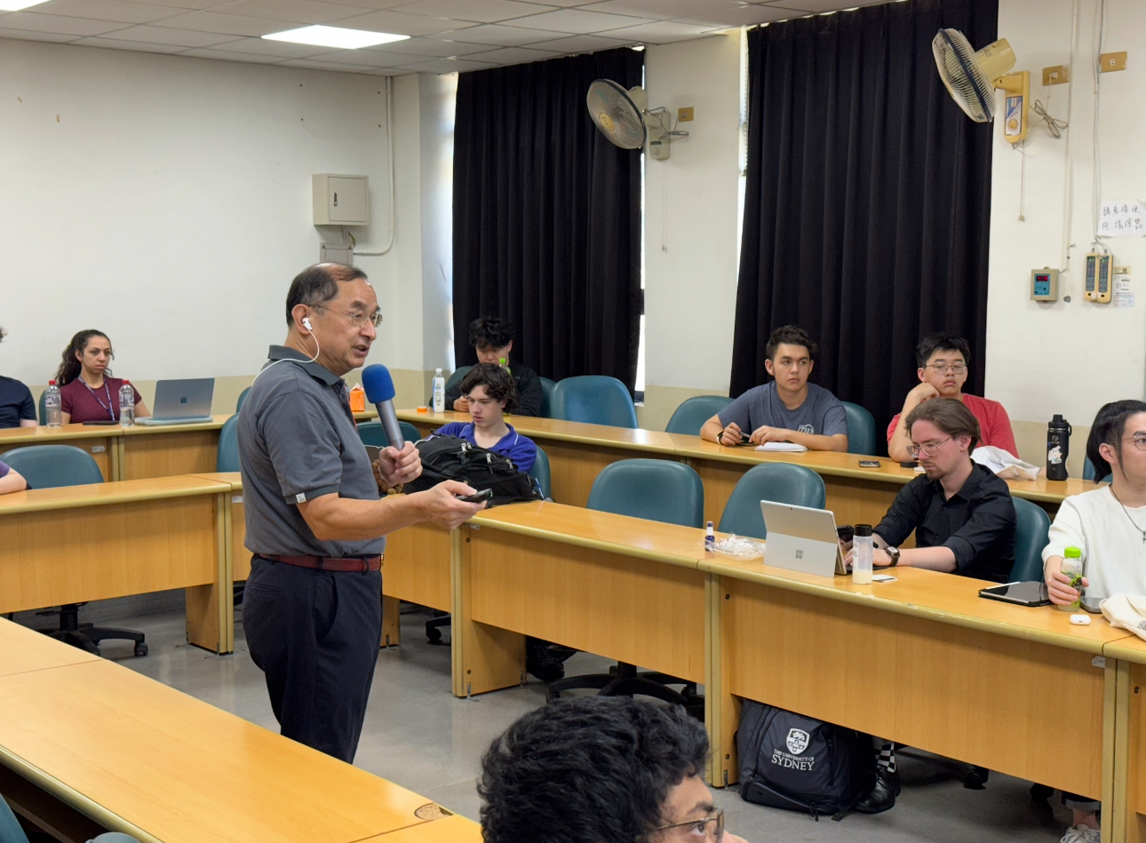 Professor Jeng-Ywan Jeng, the event organizer, gave a detailed explanation of Taiwan's semiconductor economy and provided an analysis of TSMC’s financial reports.