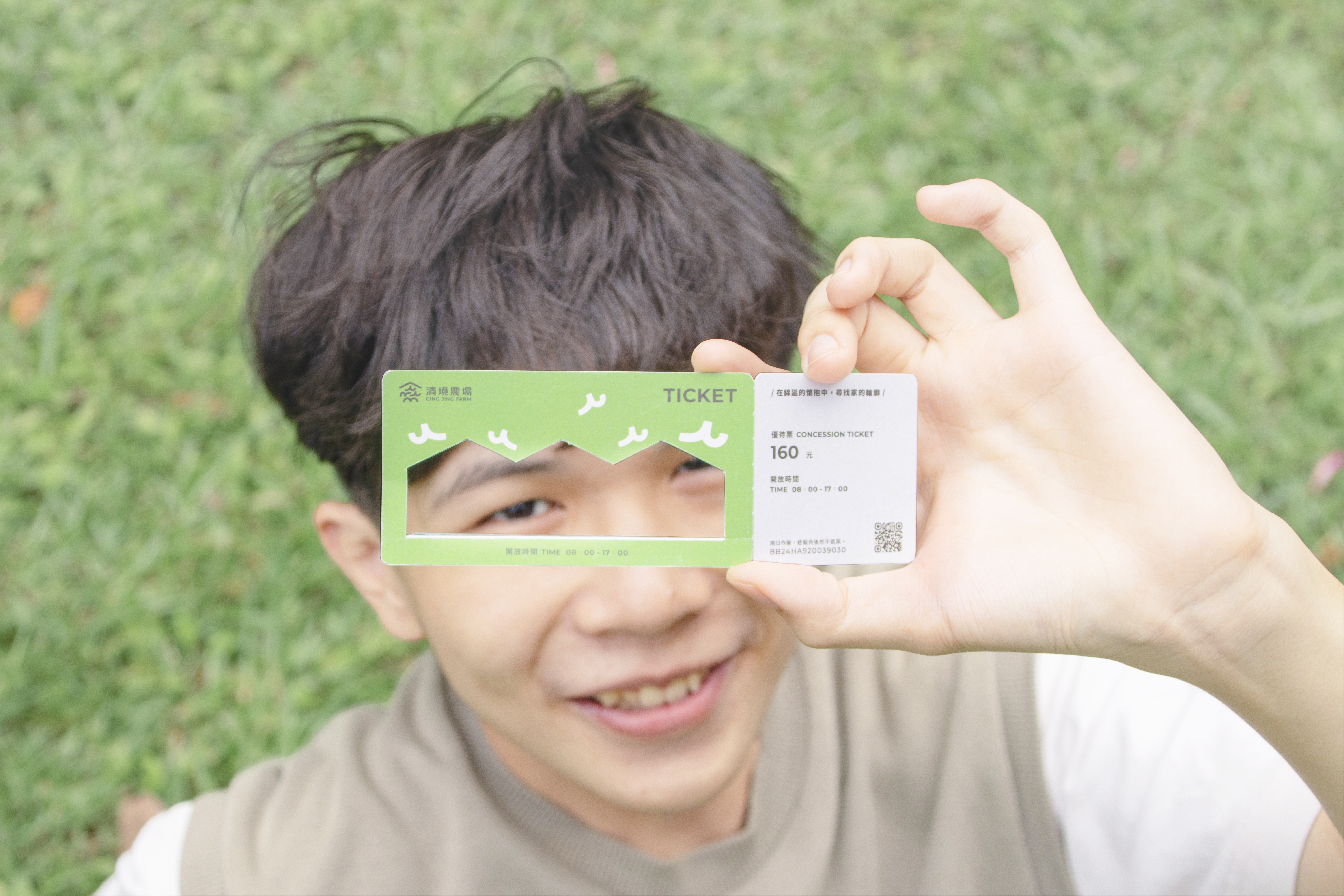 Currently a senior in the Department of Design at Taiwan Tech, Yi-Tsai Ding, under the guidance of Associate Professor Ken-Tsai Lee, connects the cultural heritage and distinctive features of Qingjing Farm from a holistic perspective.