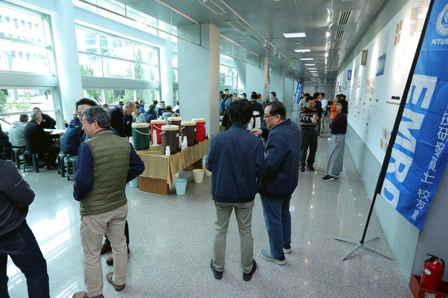 Alumni at the event took the opportunity to engage in face-to-face interactions with students and faculty members.