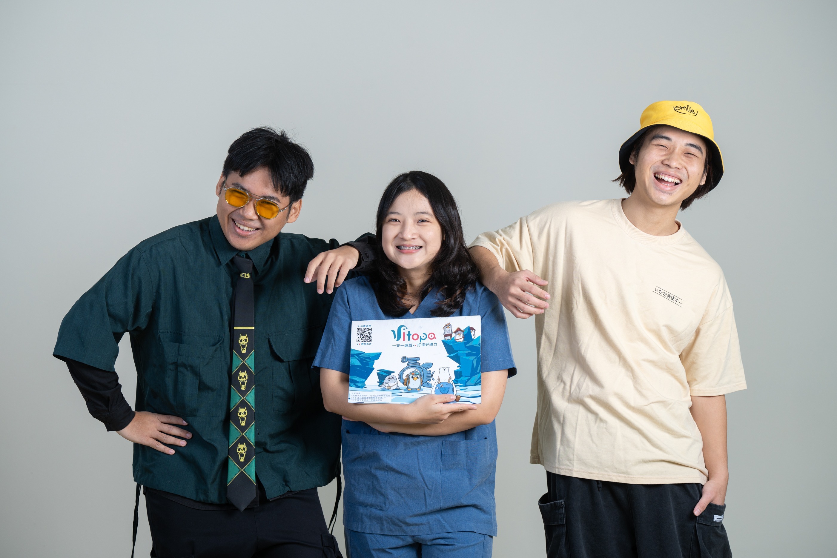 The Taiwan Tech’s Business Incubation Center-supported team, ToSky Design, is dedicated to addressing children’s visual perception and attention development. Founder Chien-Chen Lai (left 1) also looks forward to developing more products that contribute to children’s healthy development in the future.