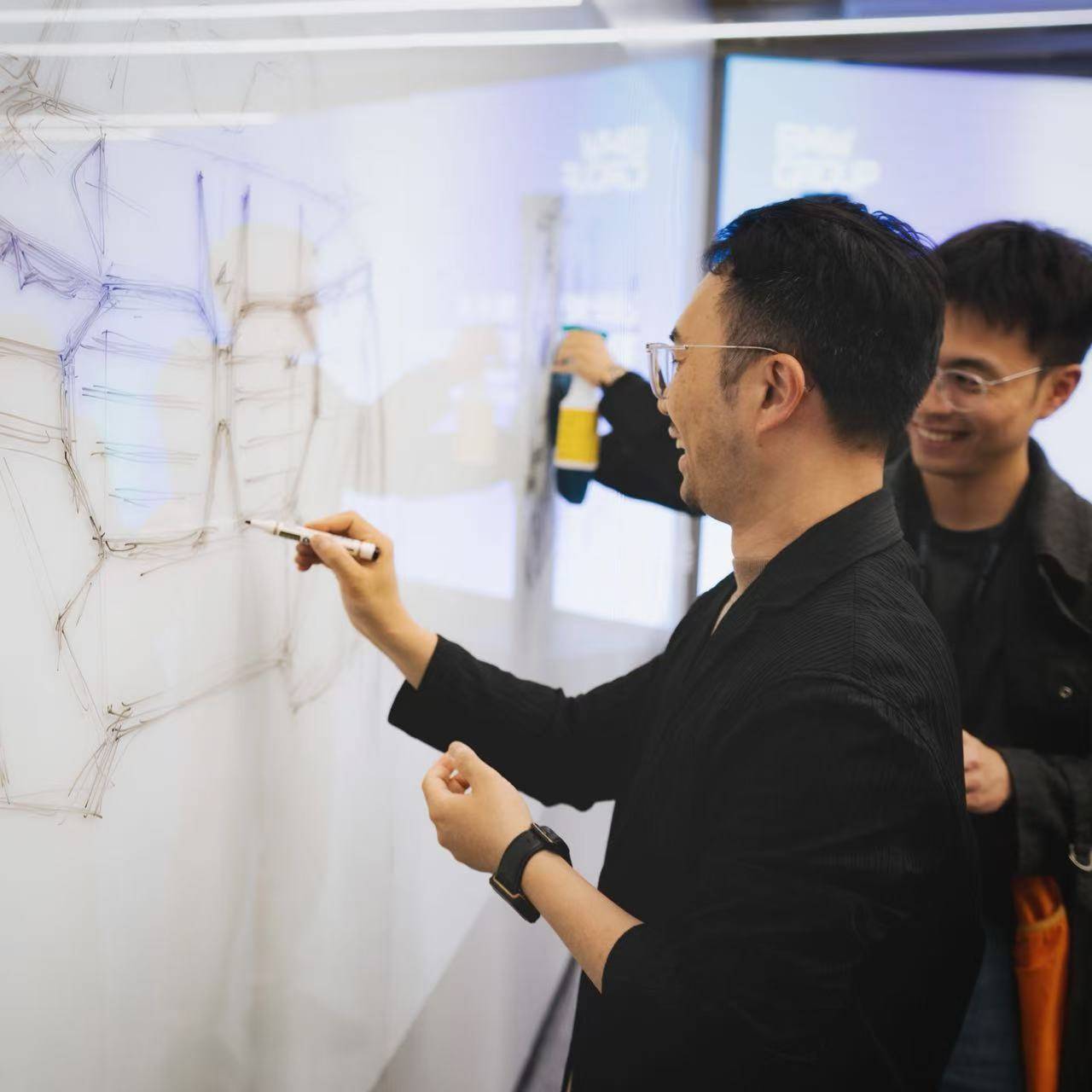 Since 2017, Boson has served as the Creative Director of Automotive Design at BMW Group's Designworks Shanghai Studio, where he is responsible for setting design direction, guiding concepts, ensuring quality, gaining market insights, integrating resources, and acting as a communication bridge between BMW headquarters, clients, and the team.