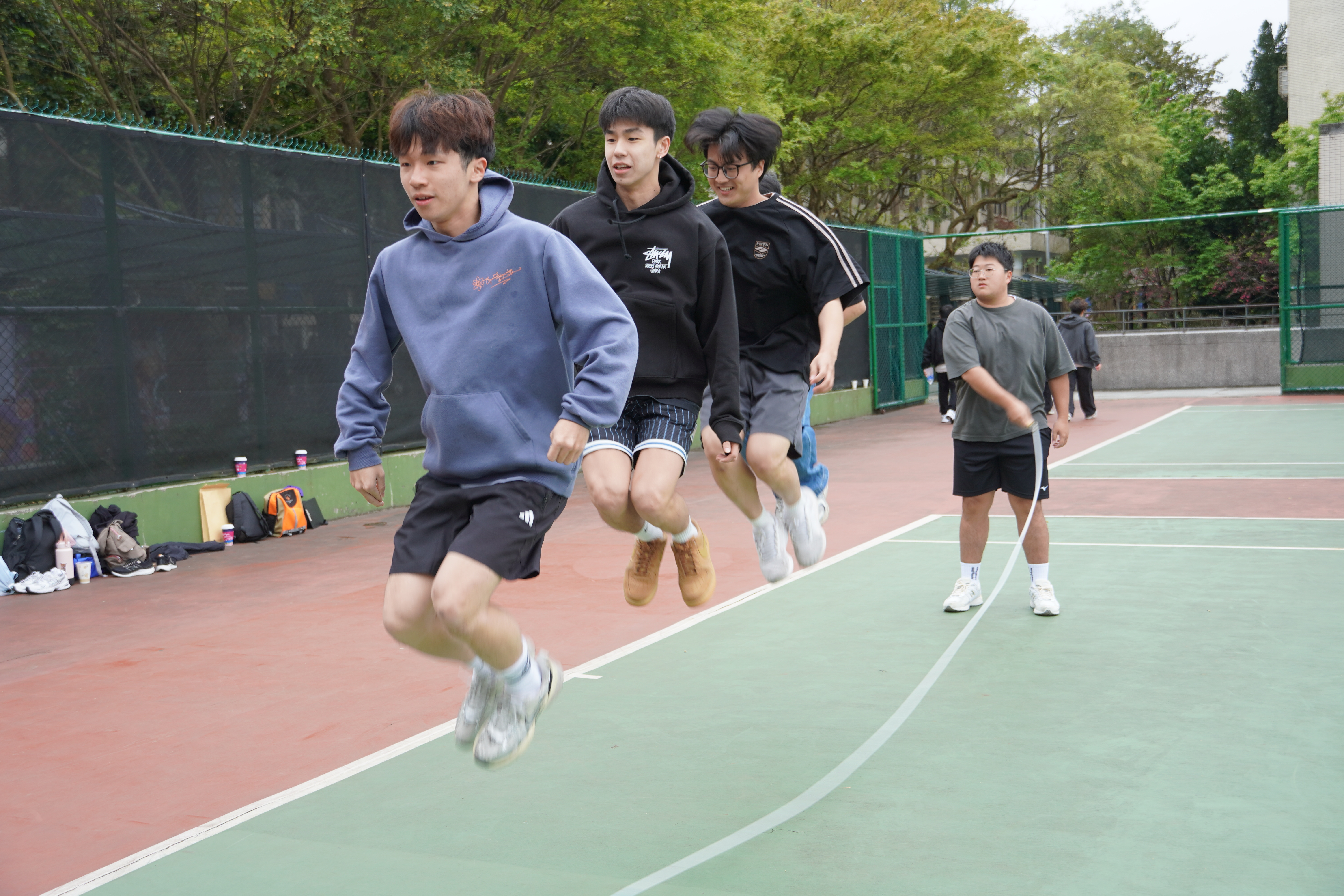 A fun competition, the “Team Jump Rope Challenge”, was also held during the sports day, testing teamwork, coordination, and endurance.