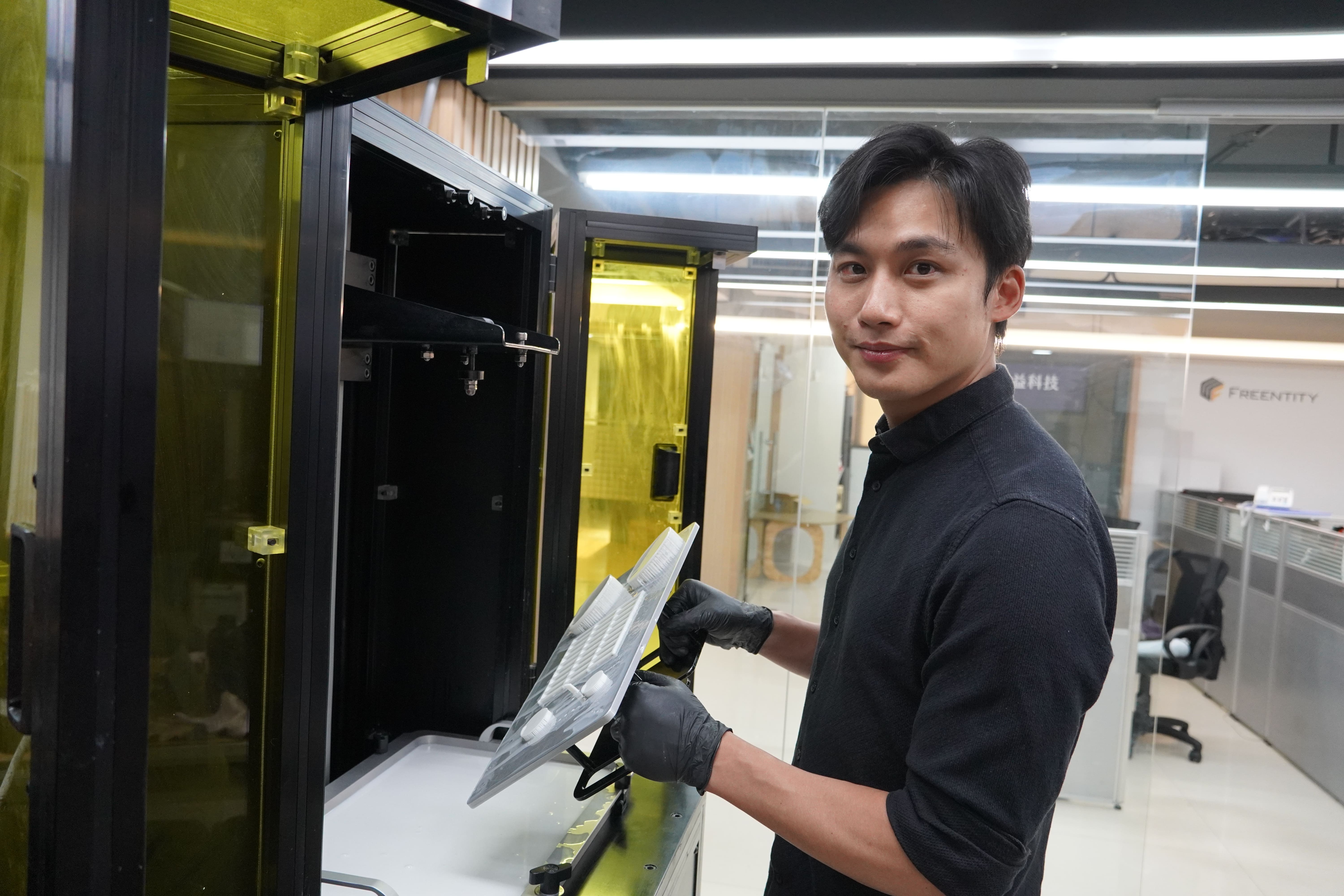 Founder Chen Ding-xian, who has studied at Taiwan Tech from undergraduate to doctoral level, believes that 3D printing will be the core technology for the manufacturing industry over the next 10 to 20 years.