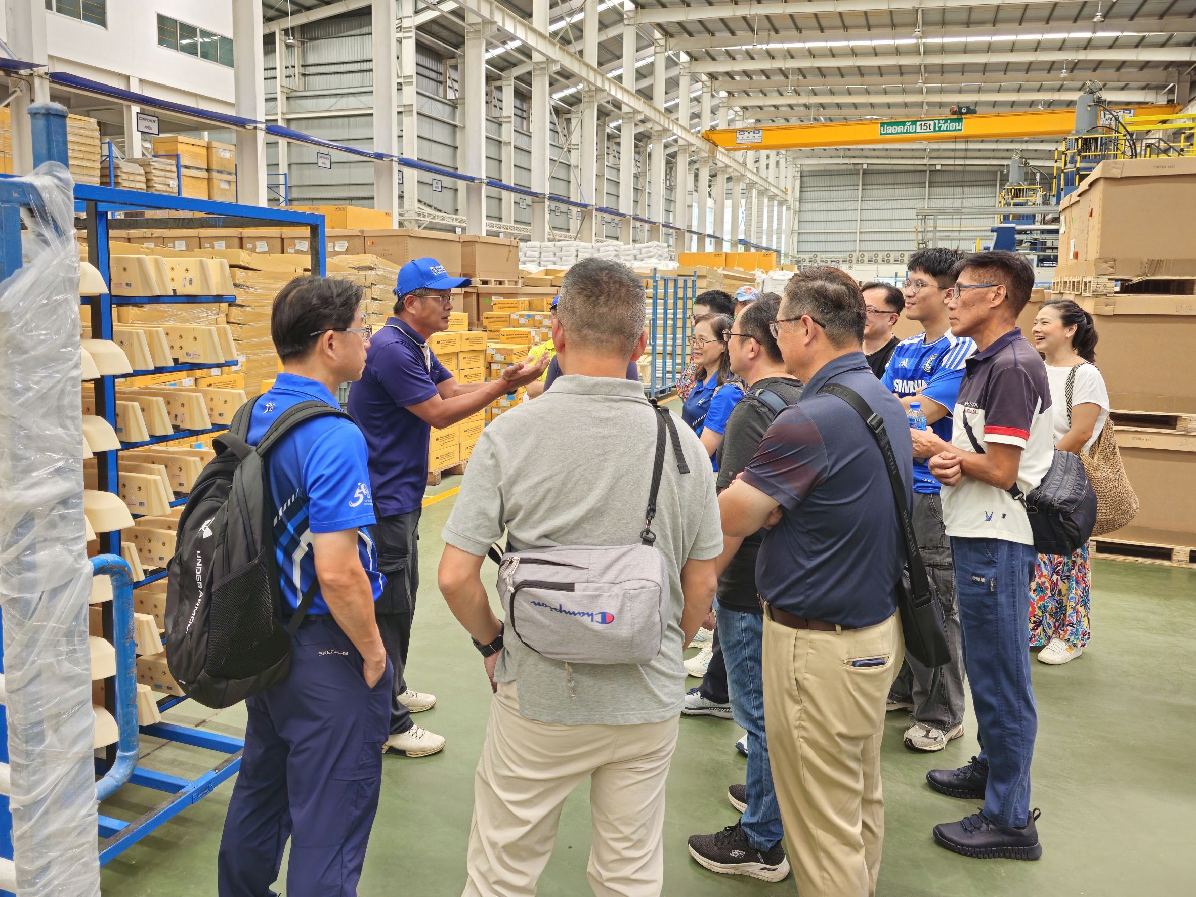 The Taiwan Tech delegation paid a special visit to Tayih Kenmos Auto Parts Co., Ltd., a professional automotive components manufacturer, where Mechanical Engineering alumnus and Factory Director Tsung-Min Ye shared insights on the company’s development and business strategies and guided the group on a tour of the facility.