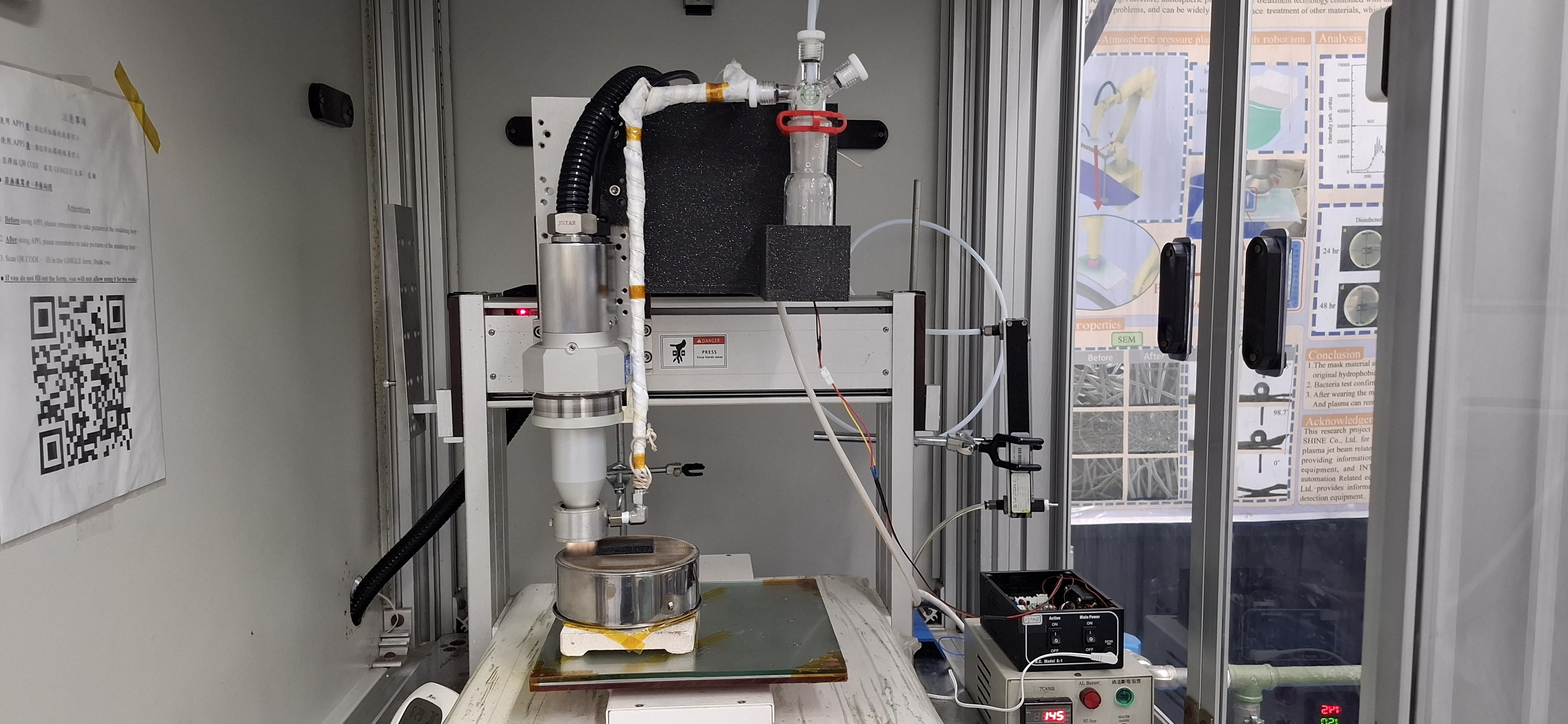 The team used room-temperature, atmospheric-pressure plasma technology to uniformly deposit various metal oxides as catalysts for energy storage reactions onto carbon materials. Shown here is the jet-type atmospheric-pressure plasma coating equipment.