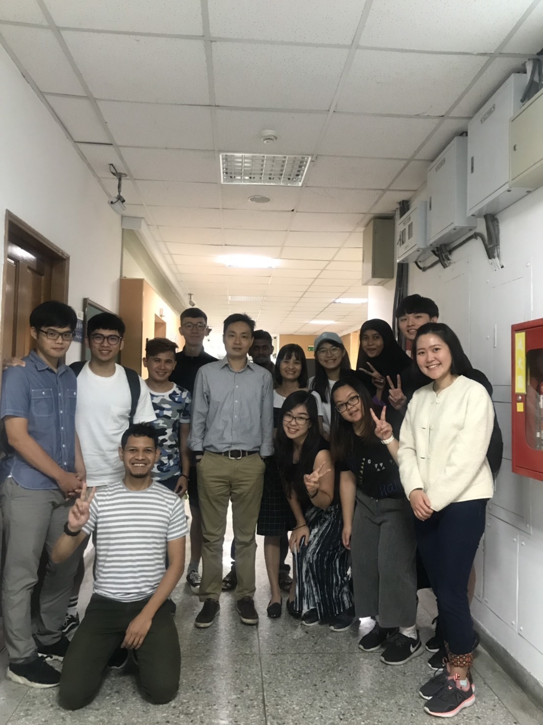 Taiwan Tech Professor Yu-Chung Tsao (center) with his laboratory students.