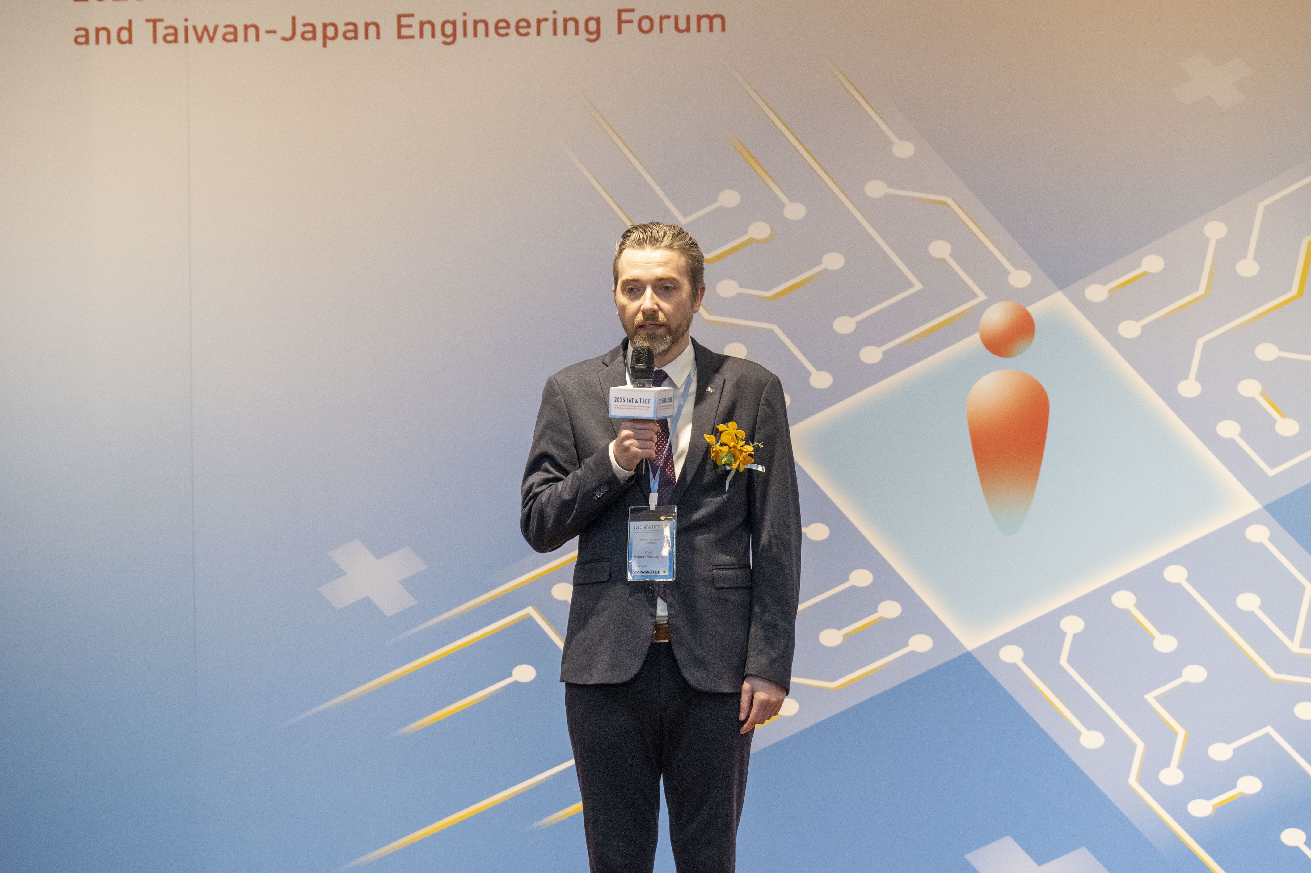 Prof. Robert Mroczynski from Warsaw University of Technology, Poland, delivered the opening speech.