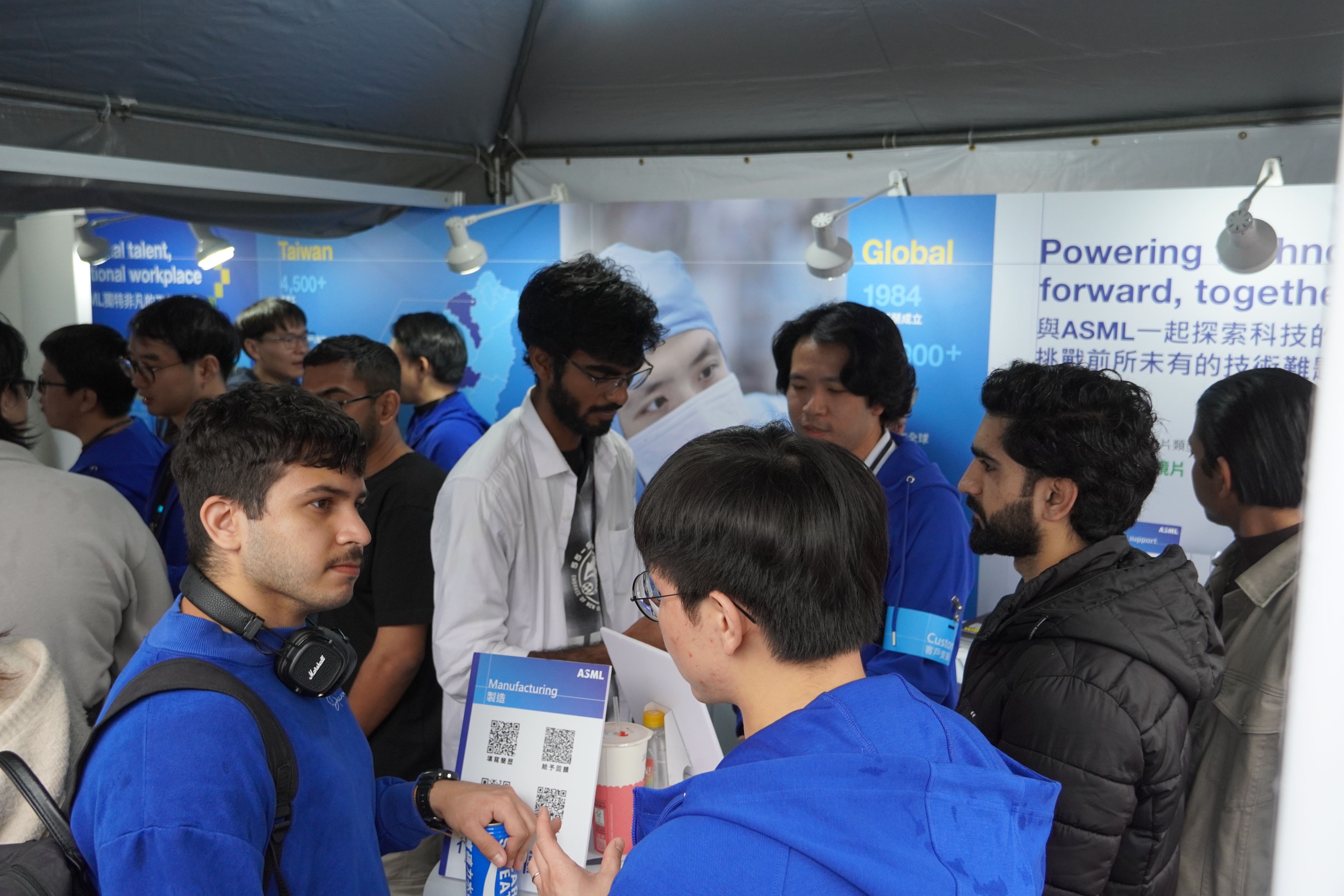 Taiwan Tech’s Career Fair on the 27th included 40 companies offering positions for international students, highlighting diverse and global talent needs.