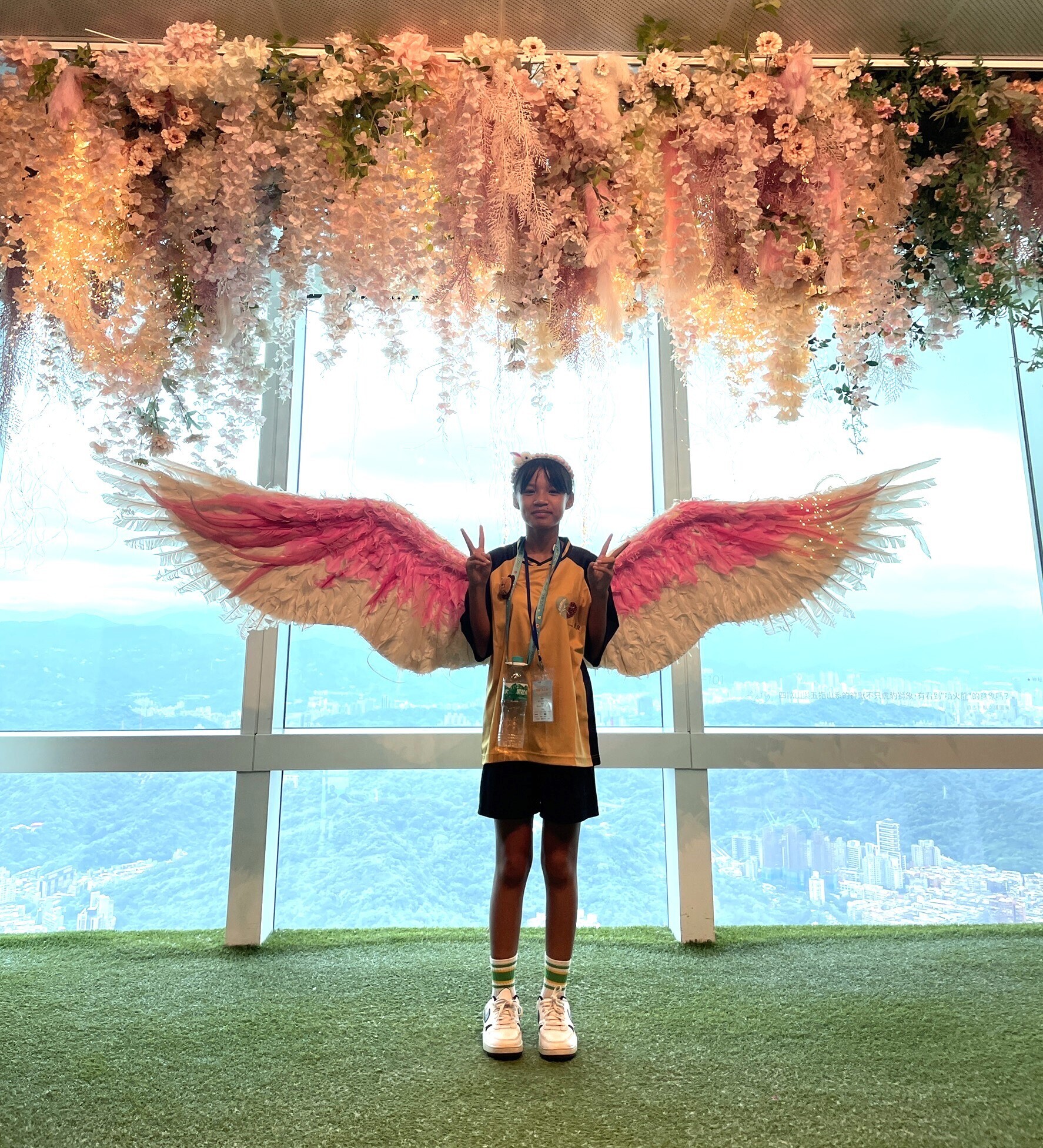 Wen-Lian Zhang, a sixth-grade student from Changliang Elementary School, said, “I've been to Taipei before, but it was her first time to visit Taipei 101.”