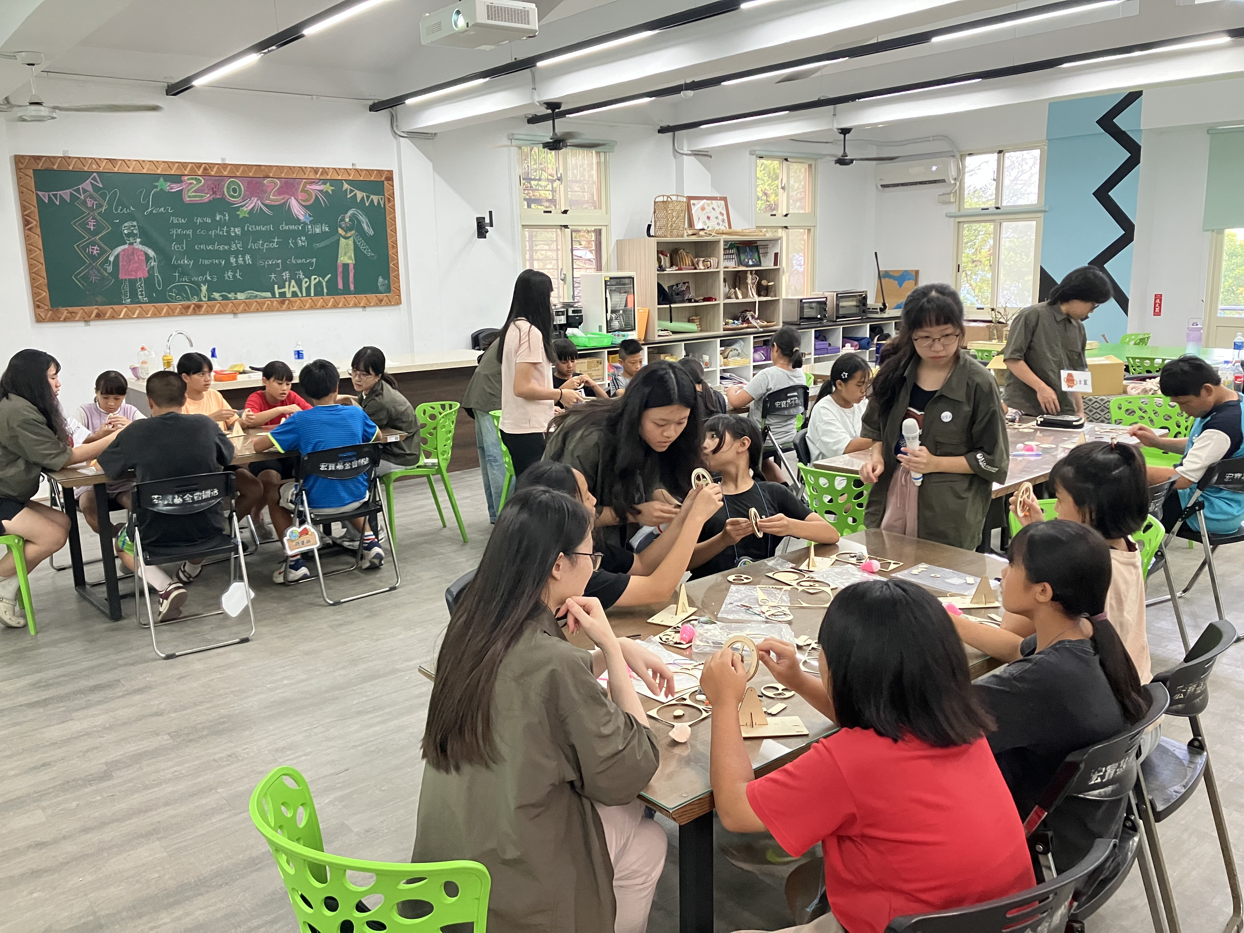 Led a sustainability workshop for students at Dong’ao Elementary School, introducing key concepts and hands-on activities.