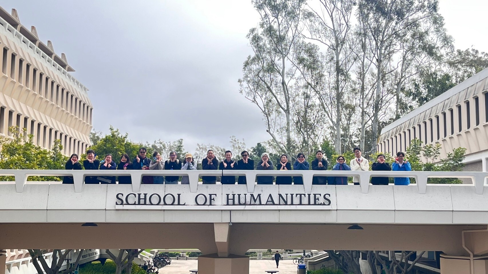 All Taiwan Tech participants took a photo with UC Irvine College of Humanities Associate Dean Yong Chen (right 9), Director of Global Languages & Cultures Jerry Lee (left 9), and Associate Director Rong-Hsian Lin (left 7).