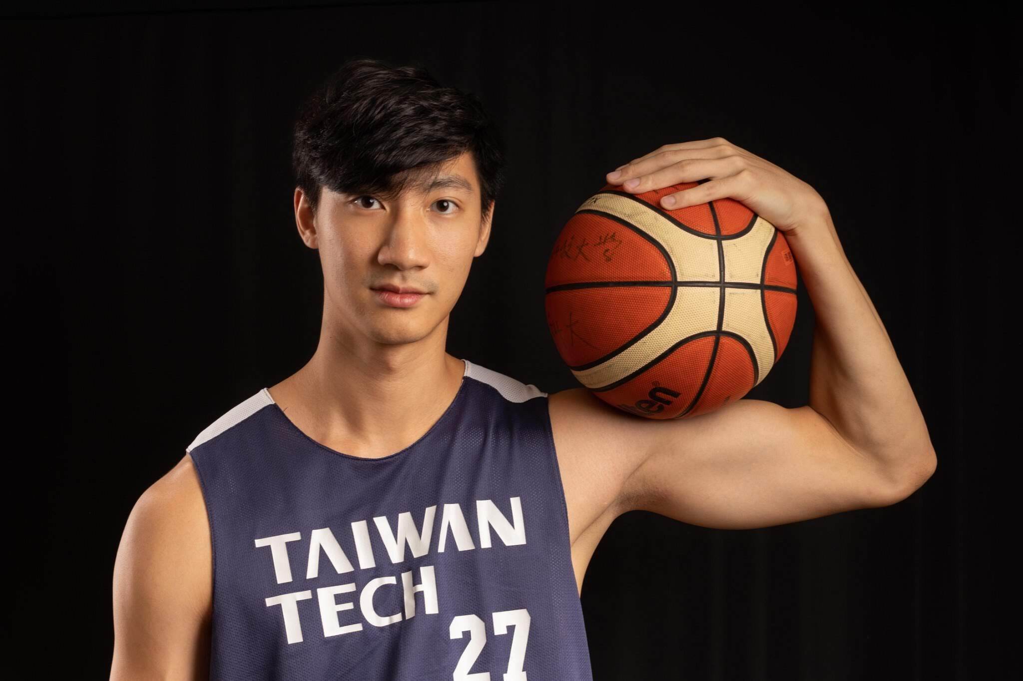 Shao-Hong Geng entered Taiwan Tech through his athletic achievements.